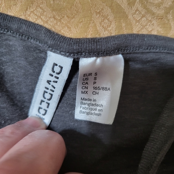 H&M Divided 2 crop gray spaghetti strap tops women's S #1564 - Picture 3 of 3